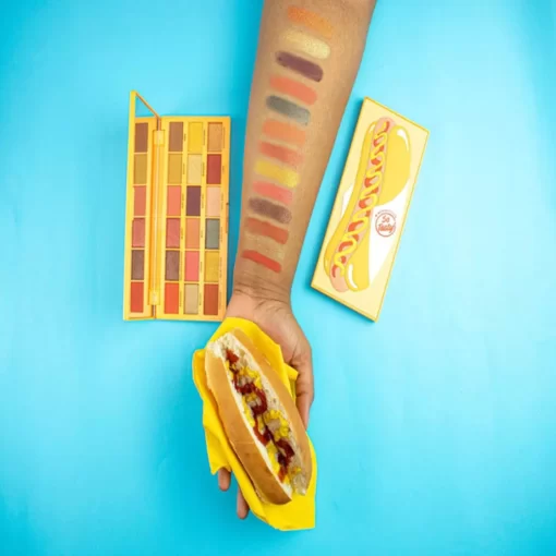 پالت سایه چشم برند رولوشن (۱۸ رنگ) سری I Heart Revolution مدل Tasty Hot Dog